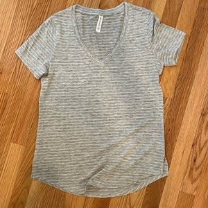 Athleta Breezy Scoop V Tee